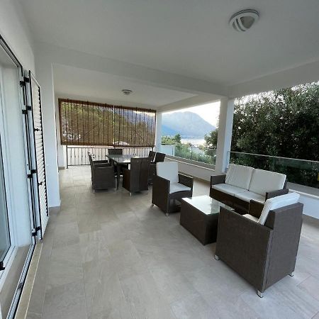 Tole Villa Podaca Buitenkant foto