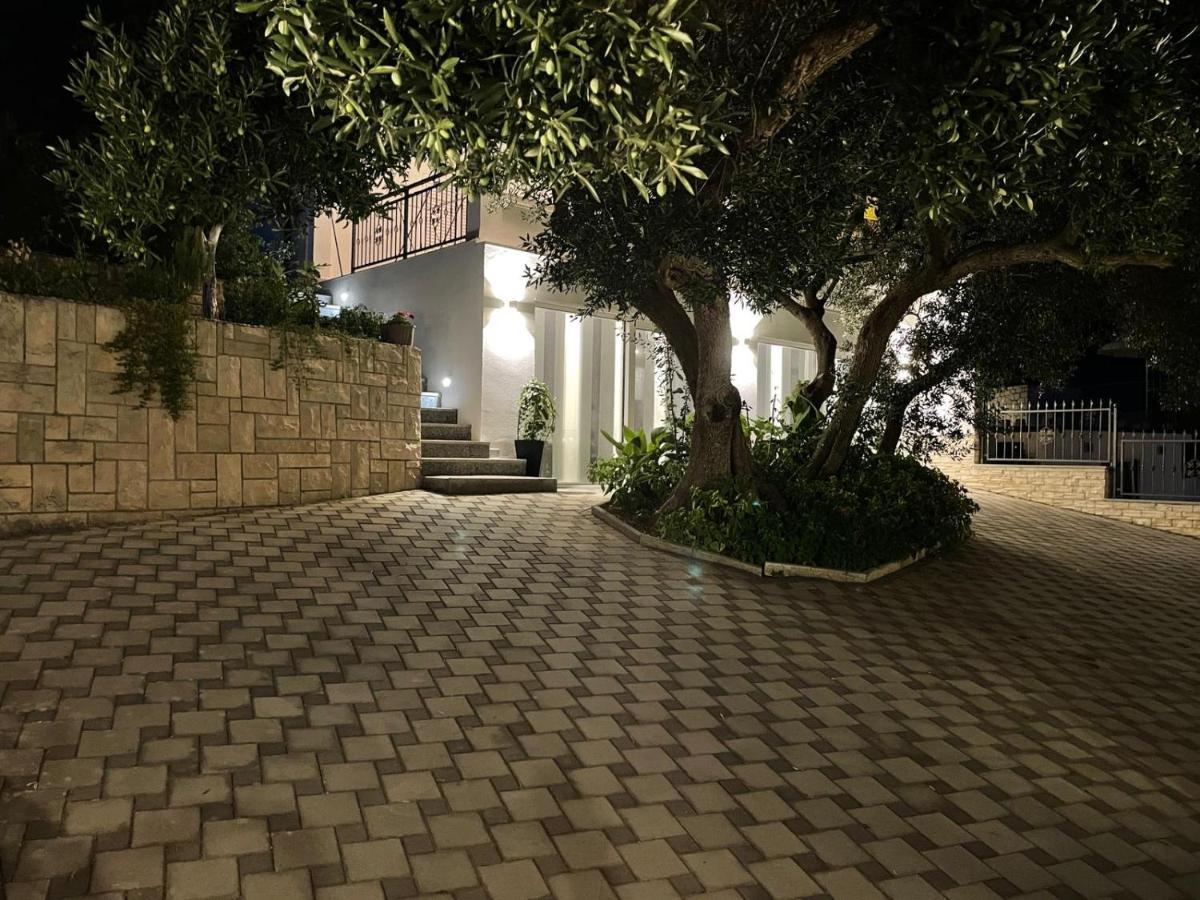 Tole Villa Podaca Buitenkant foto