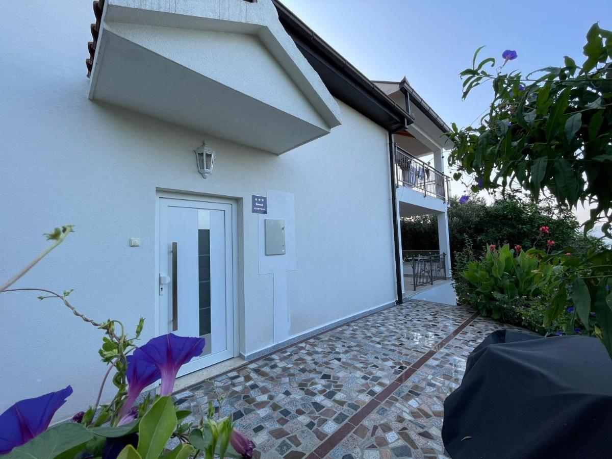 Tole Villa Podaca Buitenkant foto