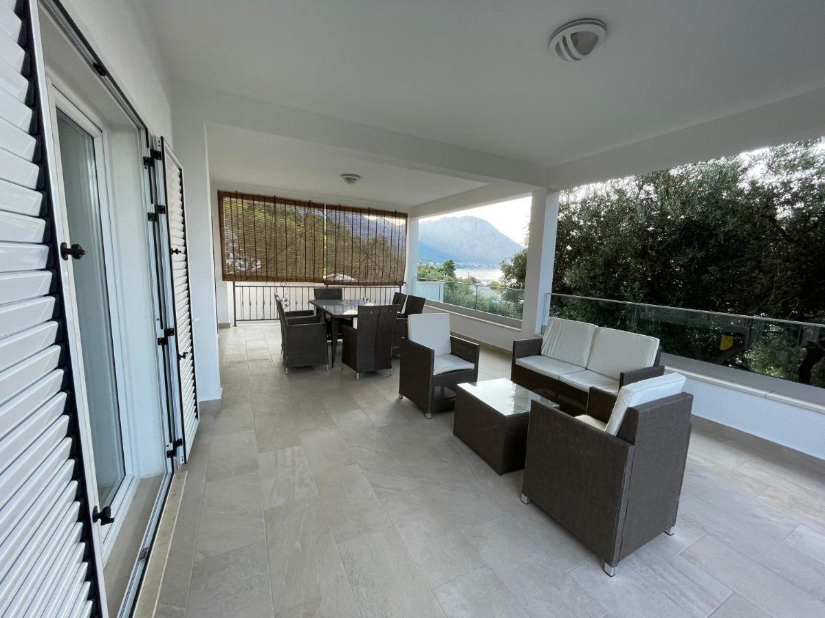 Tole Villa Podaca Buitenkant foto