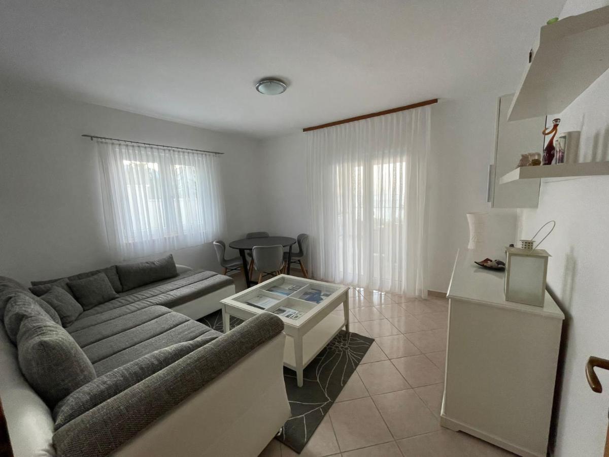 Tole Villa Podaca Buitenkant foto